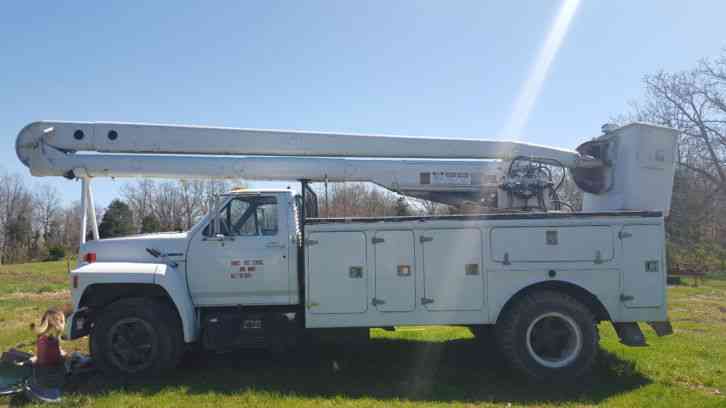 FORD F700 (1987)