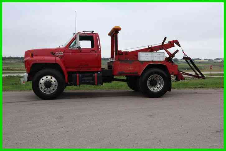 Ford F700 (1987)