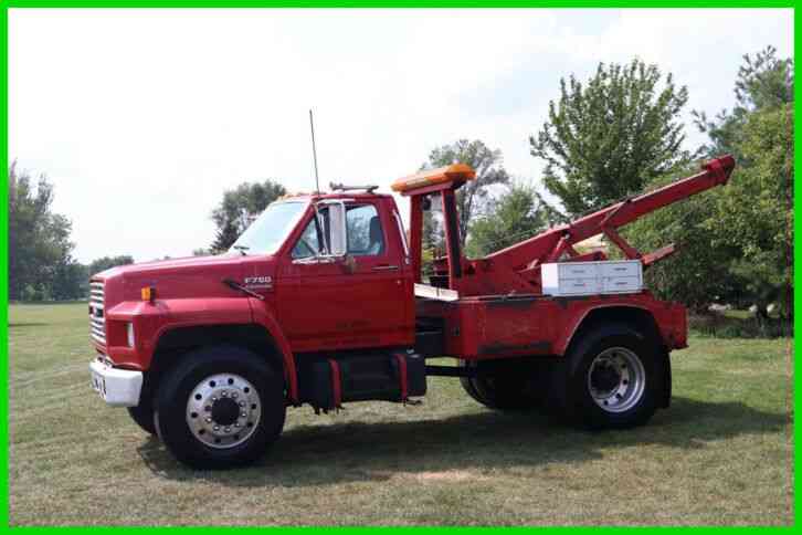 Ford F700 Diesel Tow Truck Wrecker Good working Tow truck! (1987)