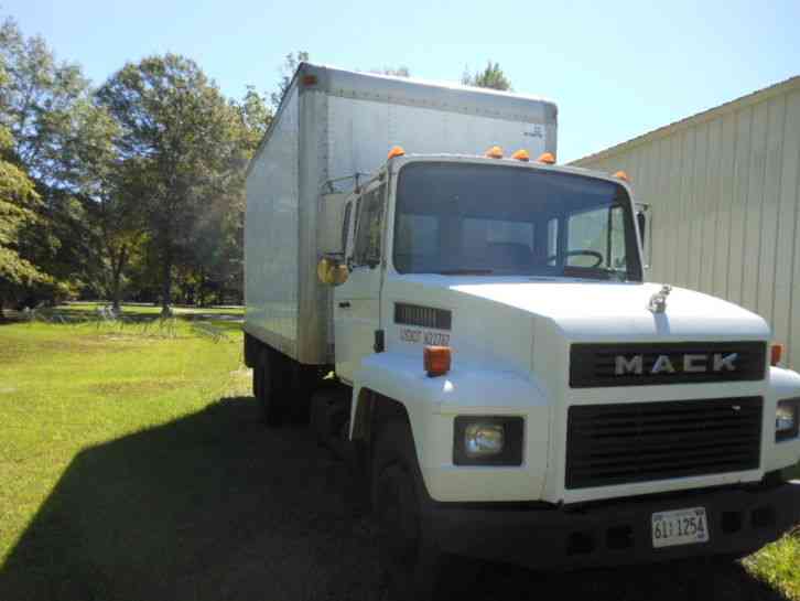 Mack Mid-Liner (1987)