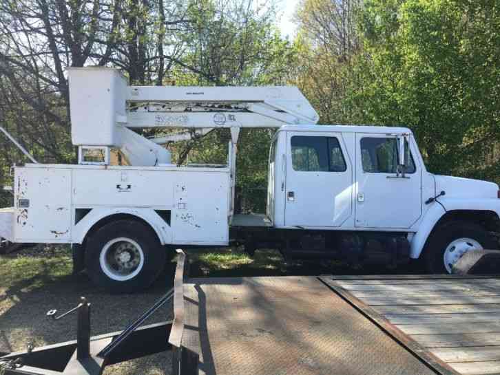 International 7V4 Crew Cab Bucket Truck (1988)