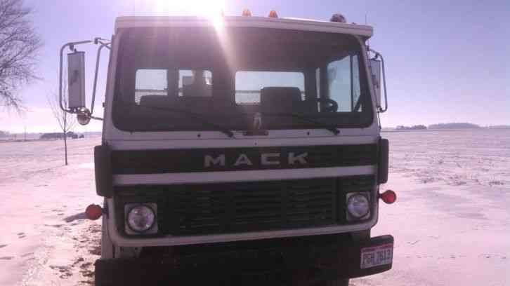 Mack Cabover (1988) : Heavy Duty Trucks