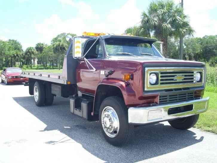 Chevrolet C70 Rollback Tow Truck 366 Gas Engine (1989)