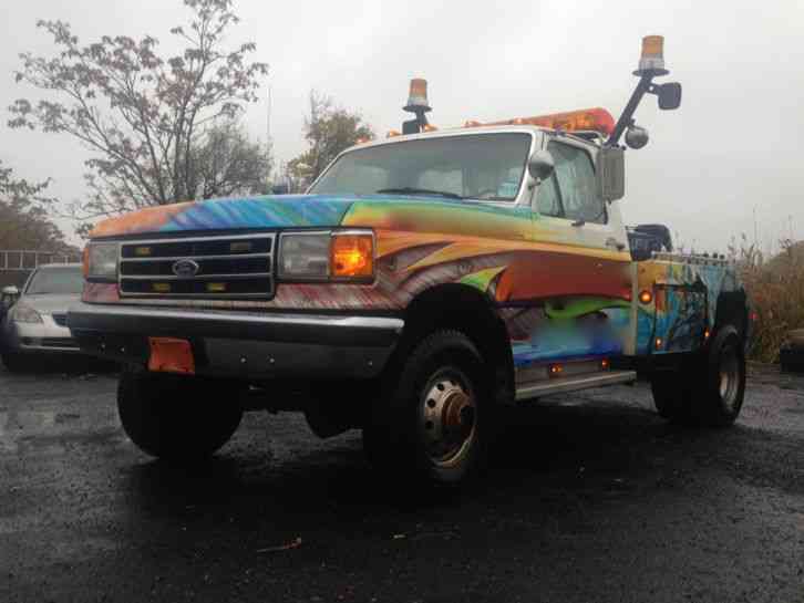 Ford F-350 4x4 Century Wrecker Tow Truck (1989)