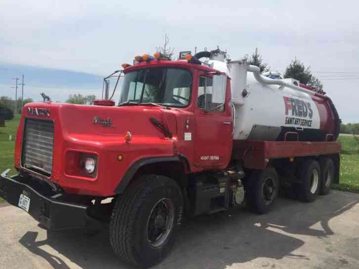 Mack DM6905 (1989)