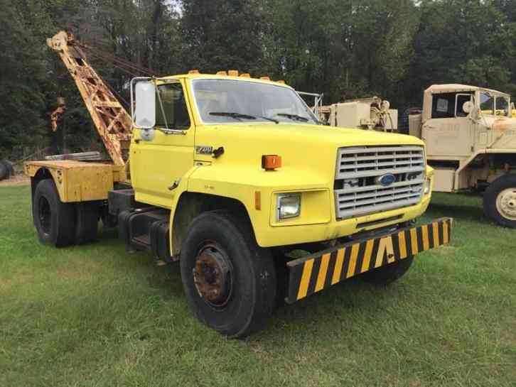 Ford F-700 Tow Truck (1991)