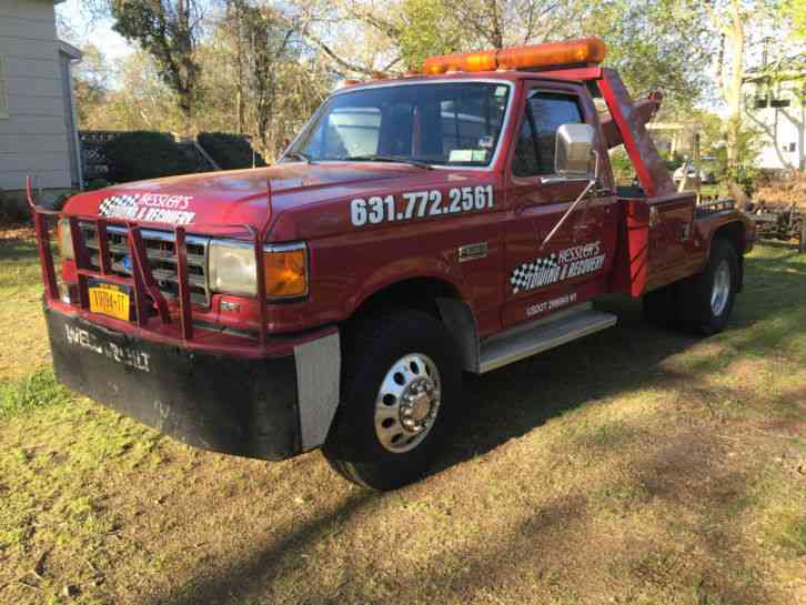 FORD SUPER DUTY TOW TRUCK (1991)