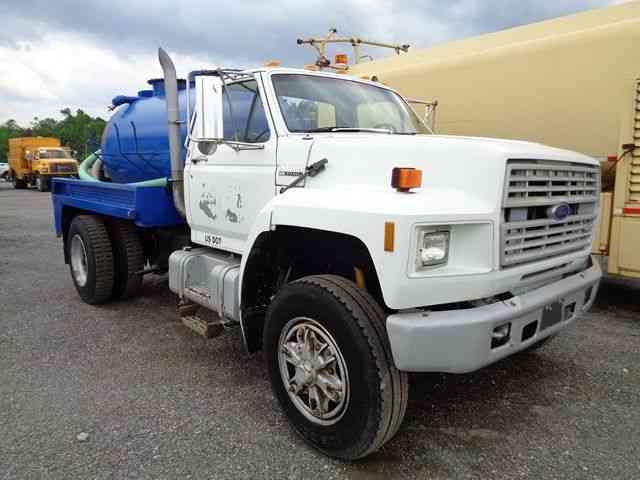 Ford F800 VAC VACUUM SEWER SEPTIC TANK TRUCK DIESEL (1992)