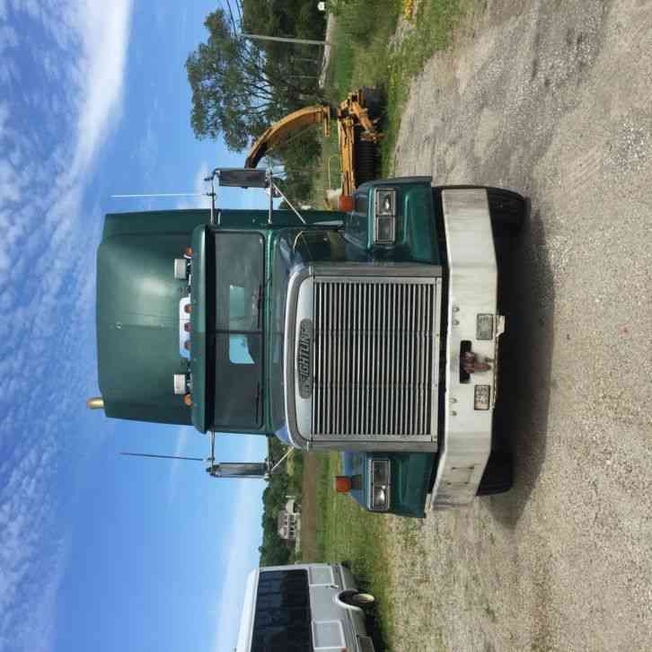 Freightliner FU1205D (1993)