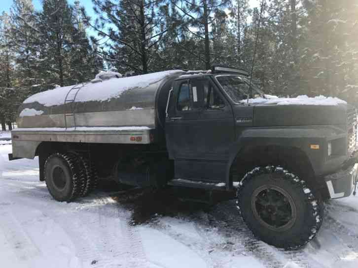 Ford F700 (1993)