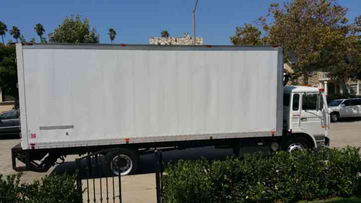 Mack Box Truck (Midliner) with Lift Gate (1993)