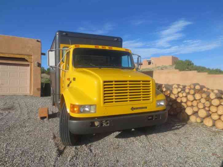 International 4700 (1994)