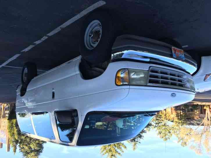 Ford E350 Club Wagon (1995)