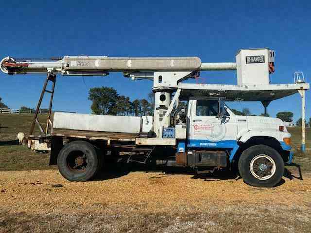 Ford F800 Flat Bed Bucket Truck (1995)