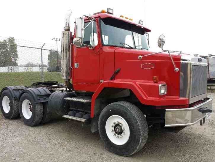 Volvo White / GMC Autocar (1995) : Daycab Semi Trucks