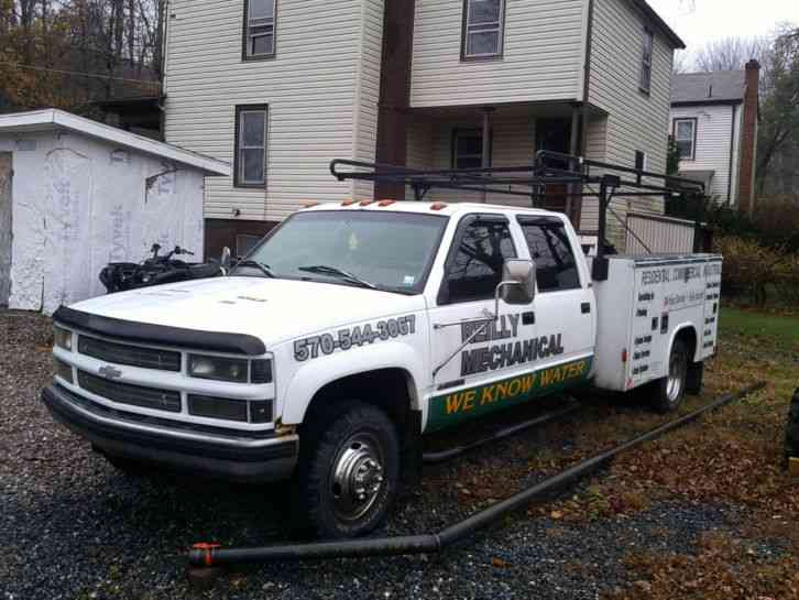 Chevy 3500 crew cab dually with Reading utility box , Ladder rack , new tran (1996)