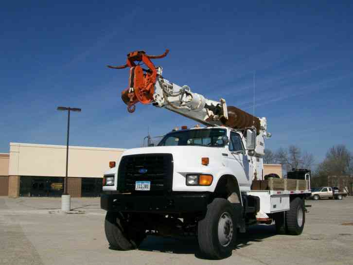 Ford F-800 4X4 Digger Derrick Auger Crane Truck (1996)