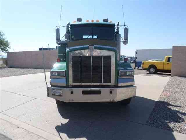 KENWORTH T800B (1996)