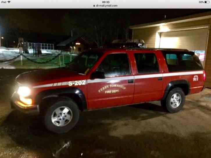 CHEVY SUBURBAN VOL. FIRE RESCUE OFFICERS TRUCK . . . NO RESERVE (1997)