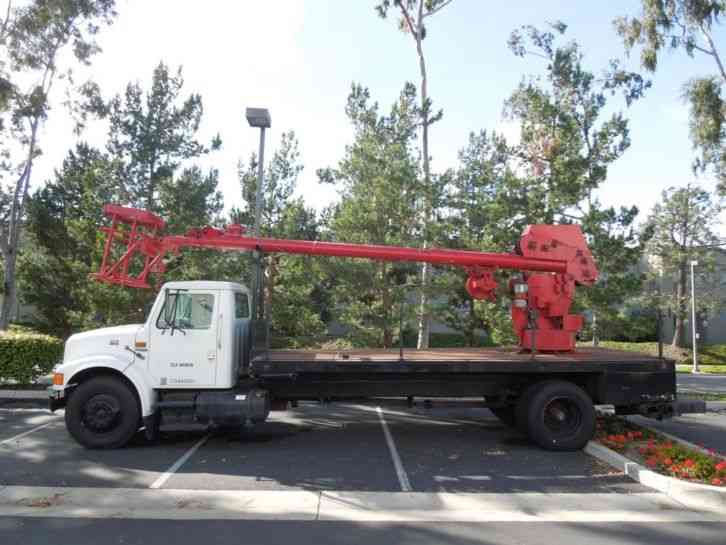 International 4700 (1997)