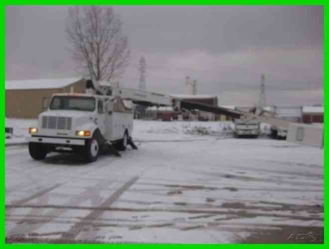 INTERNATIONAL 4700 T444E ALLISON COMMANDER 4045 WITH PIN ON BUCKET (1997)