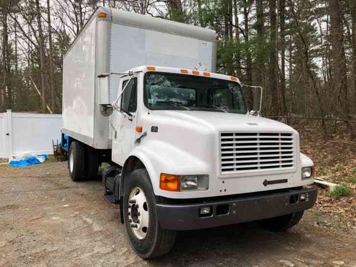 International 4700 (1998)