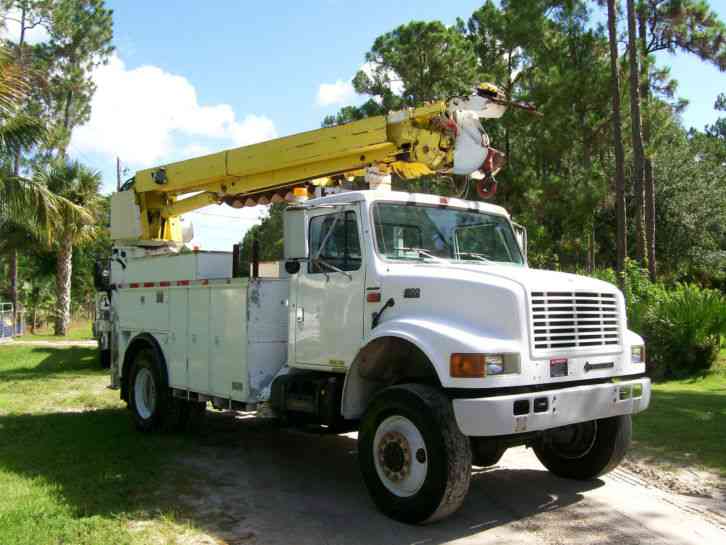 International 4800 4X4 Digger Derrick (1998)