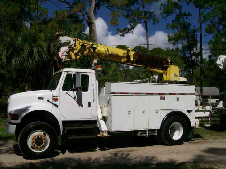 International 4800 4X4 Digger Derrick (1998)