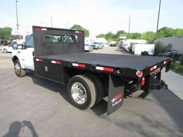 Ford F-550 4x4 Flat Bed Truck -- (1999) : Medium Trucks