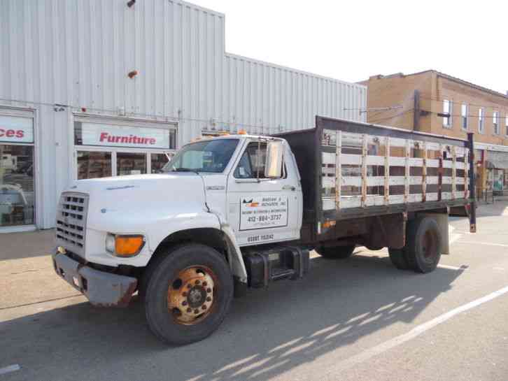 Ford F-800 SUPER DUTY STAKE BODY FLAT BED CUMMINS (1999)