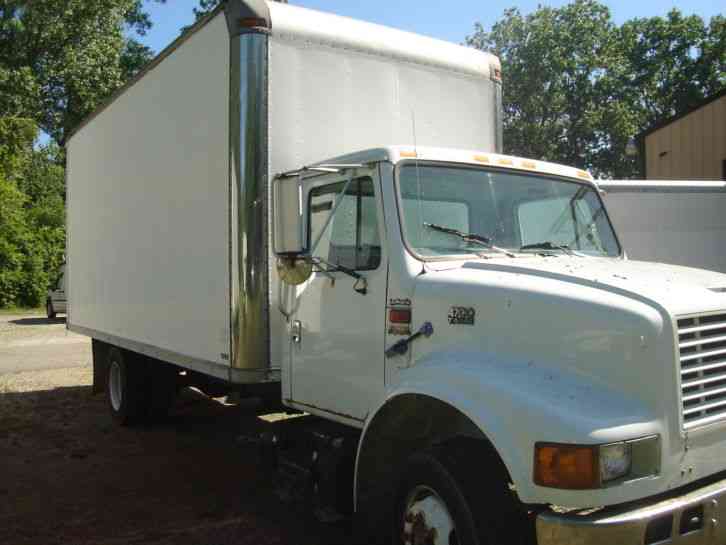 INTERNATIONAL 4700 18 BOX TRUCK (1999)