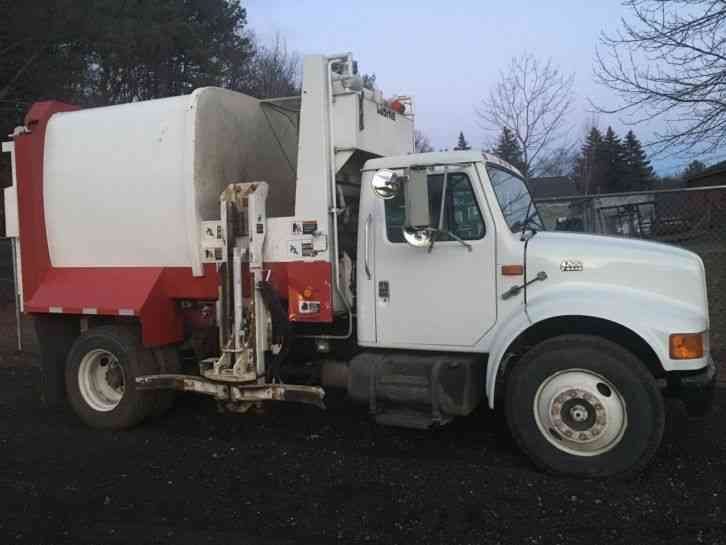 International 4000 Series 4700 (1999)