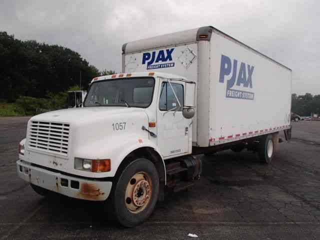 International 4700 (1999)