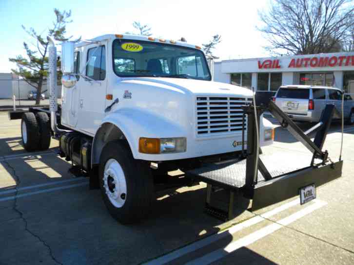 International 4700 (1999)