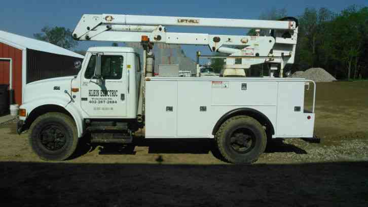 International 4700 (1999)