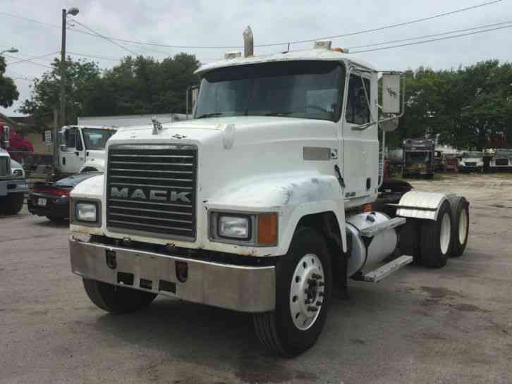 Mack CH613 (1999)