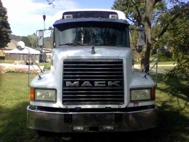 Mack E-7 460 (1999)