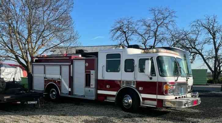 American LaFrance Pumper Fire Truck fully equipped and operational (2000)