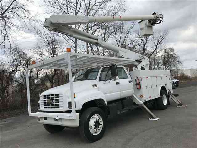 Chevrolet C7500 55ft Bucket Bucket Truck (2000)