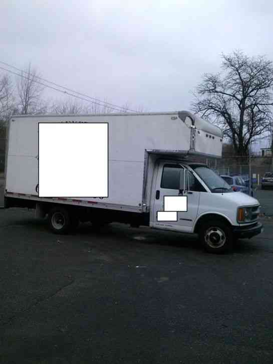 Chevrolet 3500 2000 Van Box Trucks