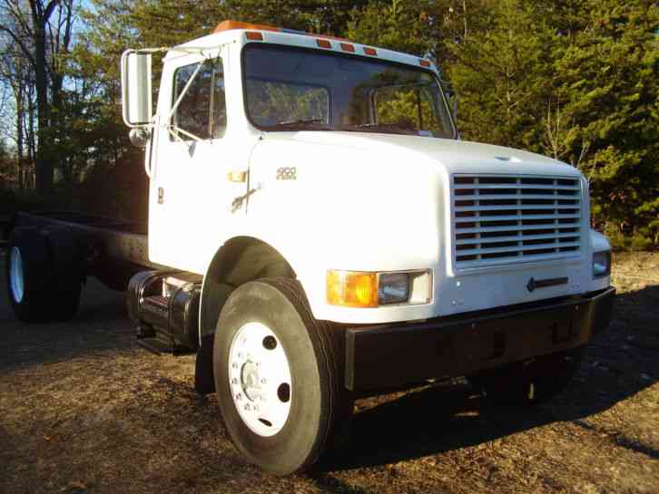 International 4700 (2000)