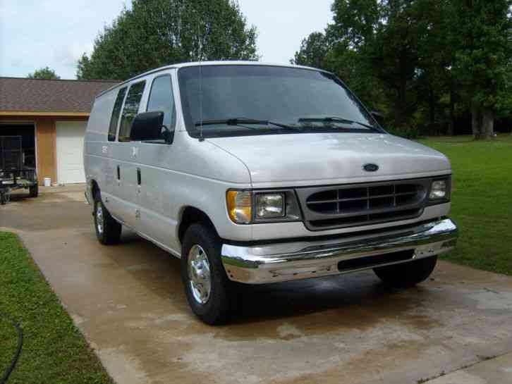 Ford E-150 (2000)