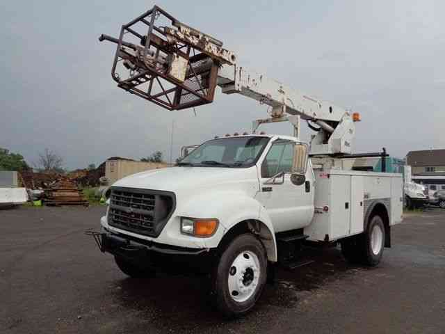 FORD F650 CABLE PLACING BUCKET BOOM TRUCK (2000)