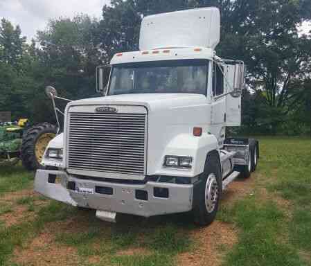Freightliner FLD120 TANDEM AXEL DAYCAB (1991)