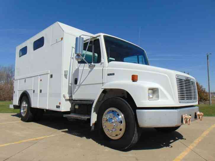 Freightliner FL70 (2000)