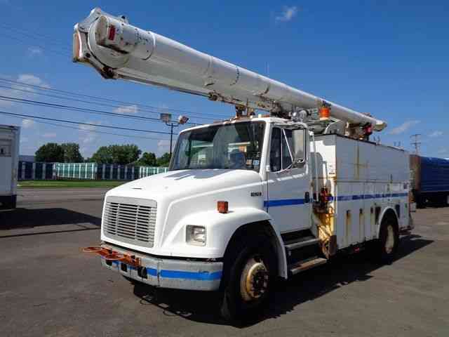 FREIGHTLINER FL70 BUCKET BOOM TRUCK CAT DIESEL (2000)