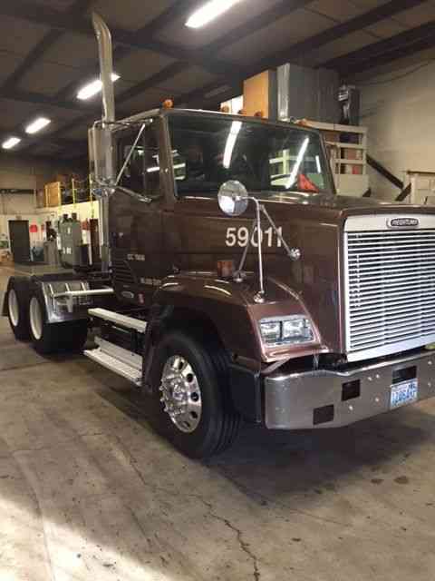 Freightliner FLD120 (2000)