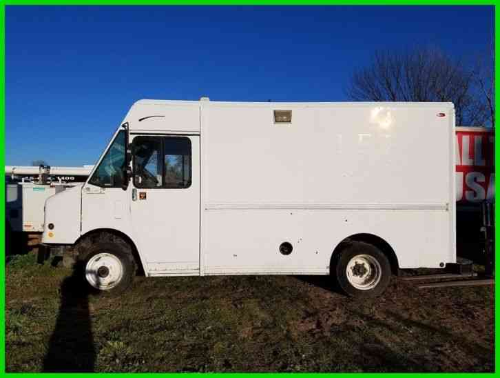 Freightliner MT45, 5. 9L L6 CUMMINS DIESEL, (2000)