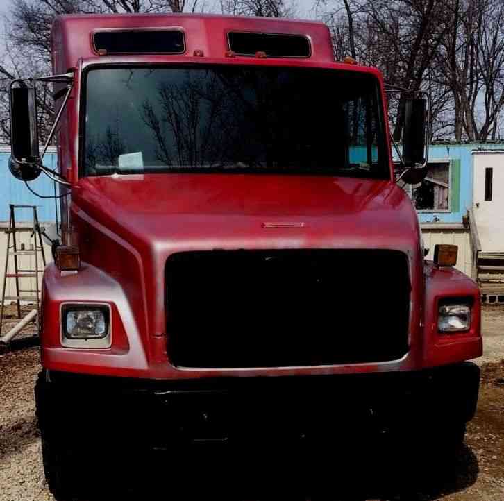 Freightliner FL 70 (2000)