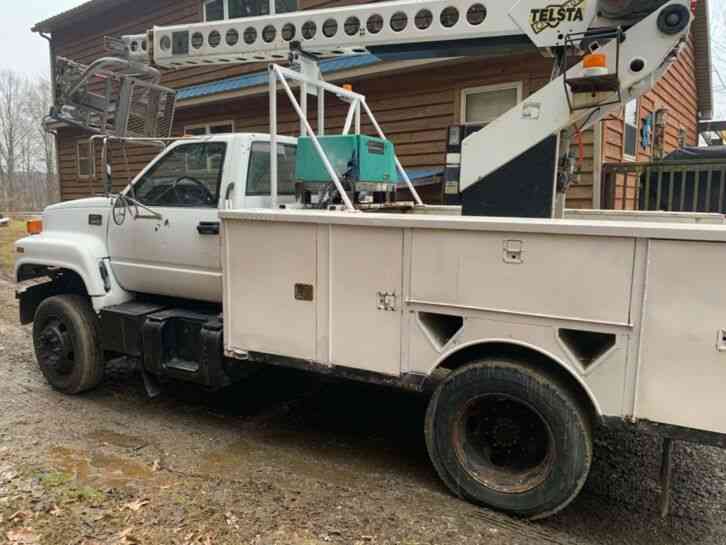 GMC C6500 CABLE PLACING BUCKET BOOM TRUCK (2000)